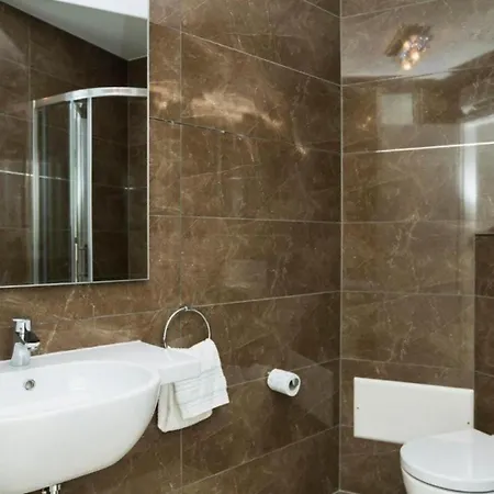 Bobo's Place With Jacuzzi Villa *