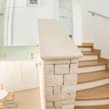 Bobo's Place With Jacuzzi Villa Umag