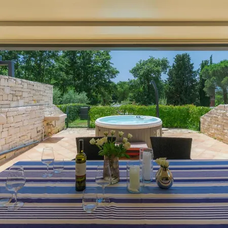 Bobo's Place With Jacuzzi Villa Umago