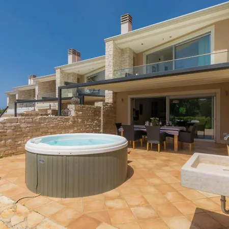 Bobo's Place With Jacuzzi *